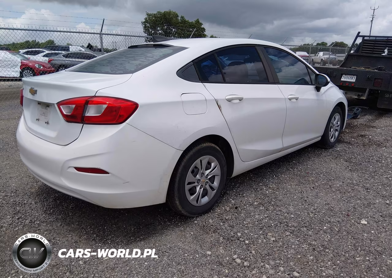 2019 Chevrolet Cruze Ls VIN:1G1BC5SMXK7109081 - 4