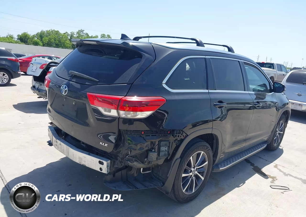 2017 Toyota Highlander Xle VIN:5TDKZRFH5HS195411 - 4