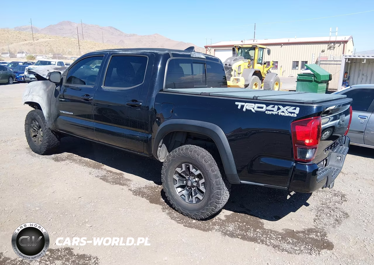2018 Toyota Tacoma Trd Off Road VIN:3TMCZ5AN0JM129056 - 3