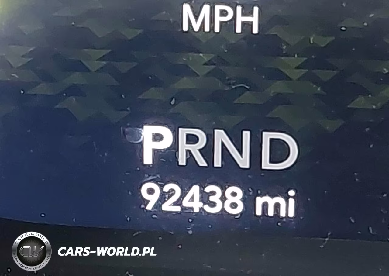 2019 Jeep Wrangler Unlimited Sahara 4X4 VIN:1C4HJXEG7KW661877 - 15