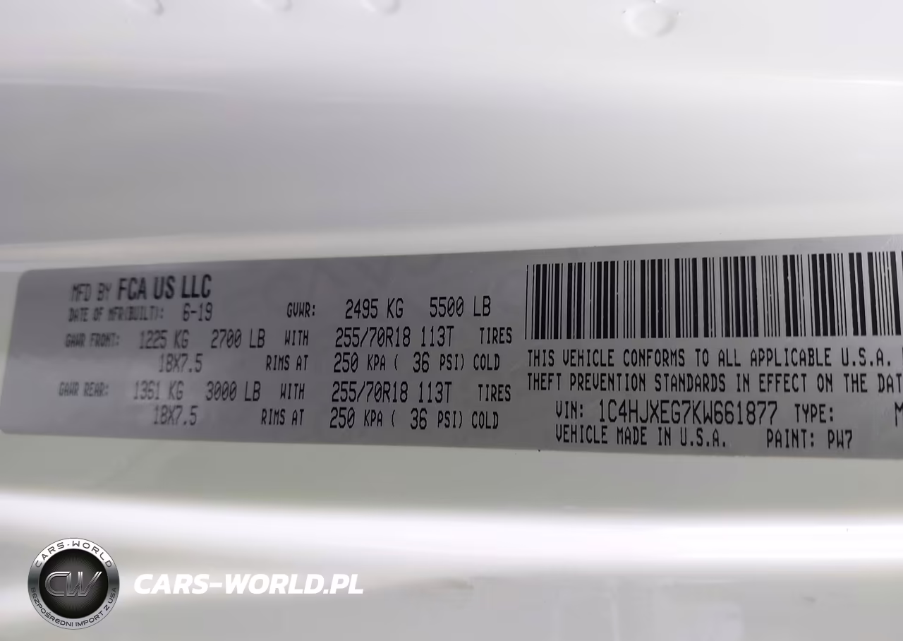 2019 Jeep Wrangler Unlimited Sahara 4X4 VIN:1C4HJXEG7KW661877 - 9