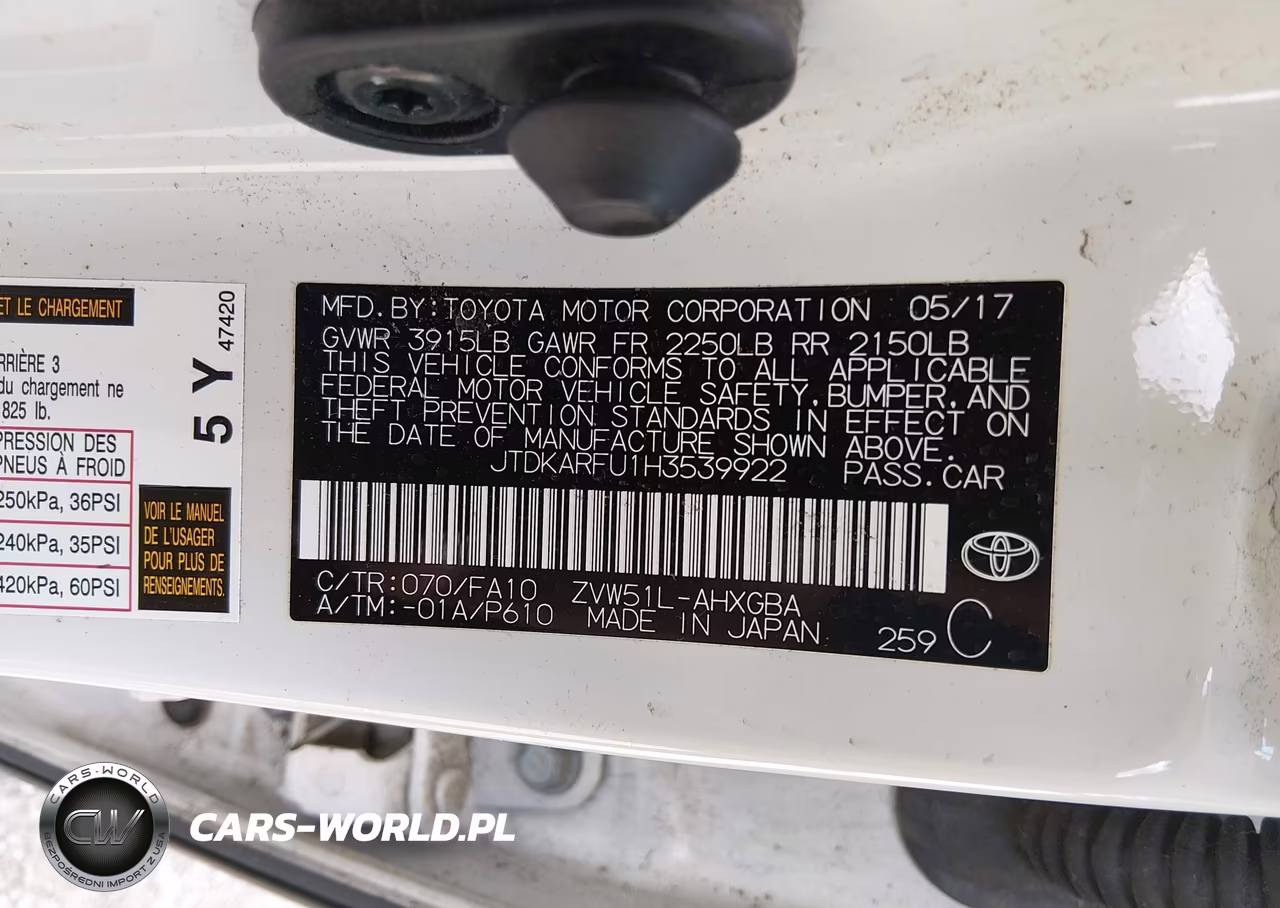 2017 Toyota Prius Three VIN:JTDKARFU1H3539922 - 9