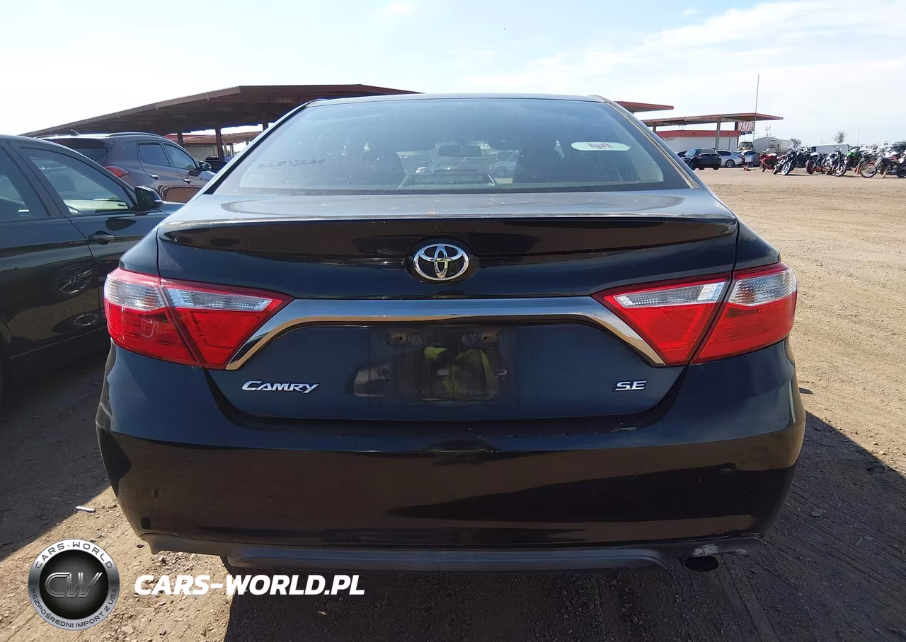 2015 Toyota Camry Se VIN:4T1BF1FK8FU081803 - 16
