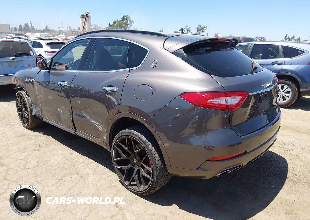 2017 Maserati Levante S VIN:ZN661YUS7HX246143 - 3
