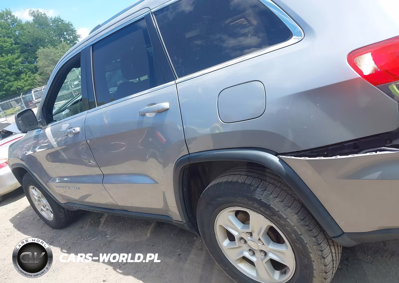 2015 Jeep Grand Cherokee Laredo VIN:1C4RJFAG3FC955031 - 14