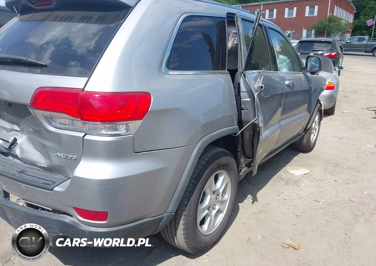2015 Jeep Grand Cherokee Laredo VIN:1C4RJFAG3FC955031 - 4