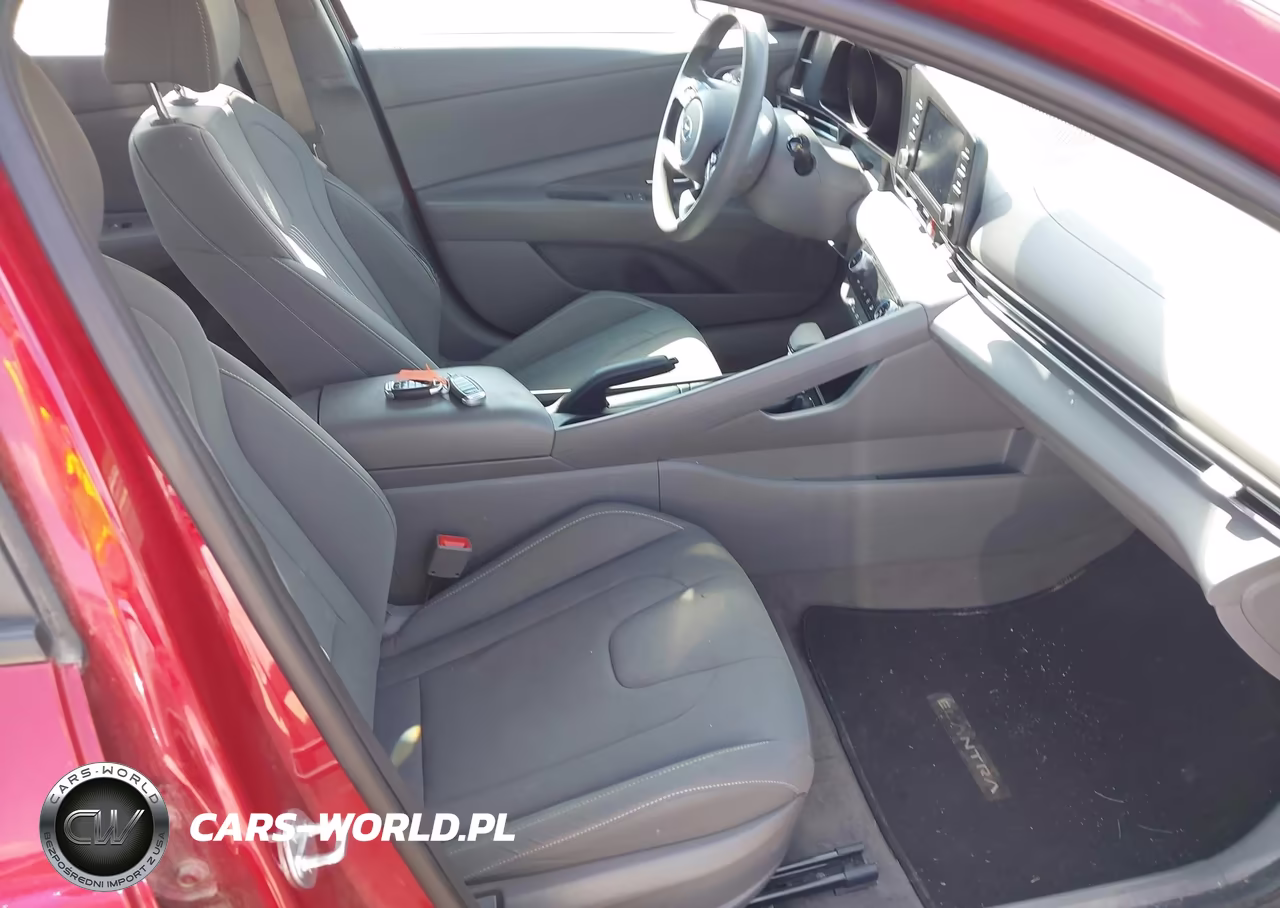 2023 Hyundai Elantra Sel VIN:KMHLM4AG8PU563896 - 5