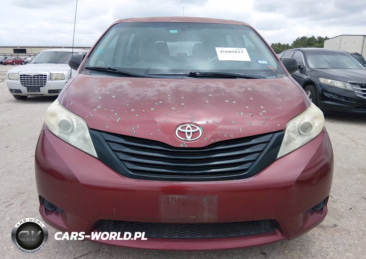 2011 Toyota Sienna VIN:5TDKA3DC7BS004753 - 12