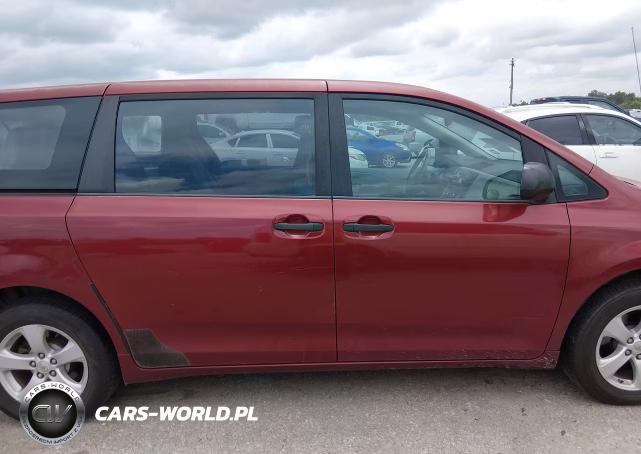 2011 Toyota Sienna VIN:5TDKA3DC7BS004753 - 13