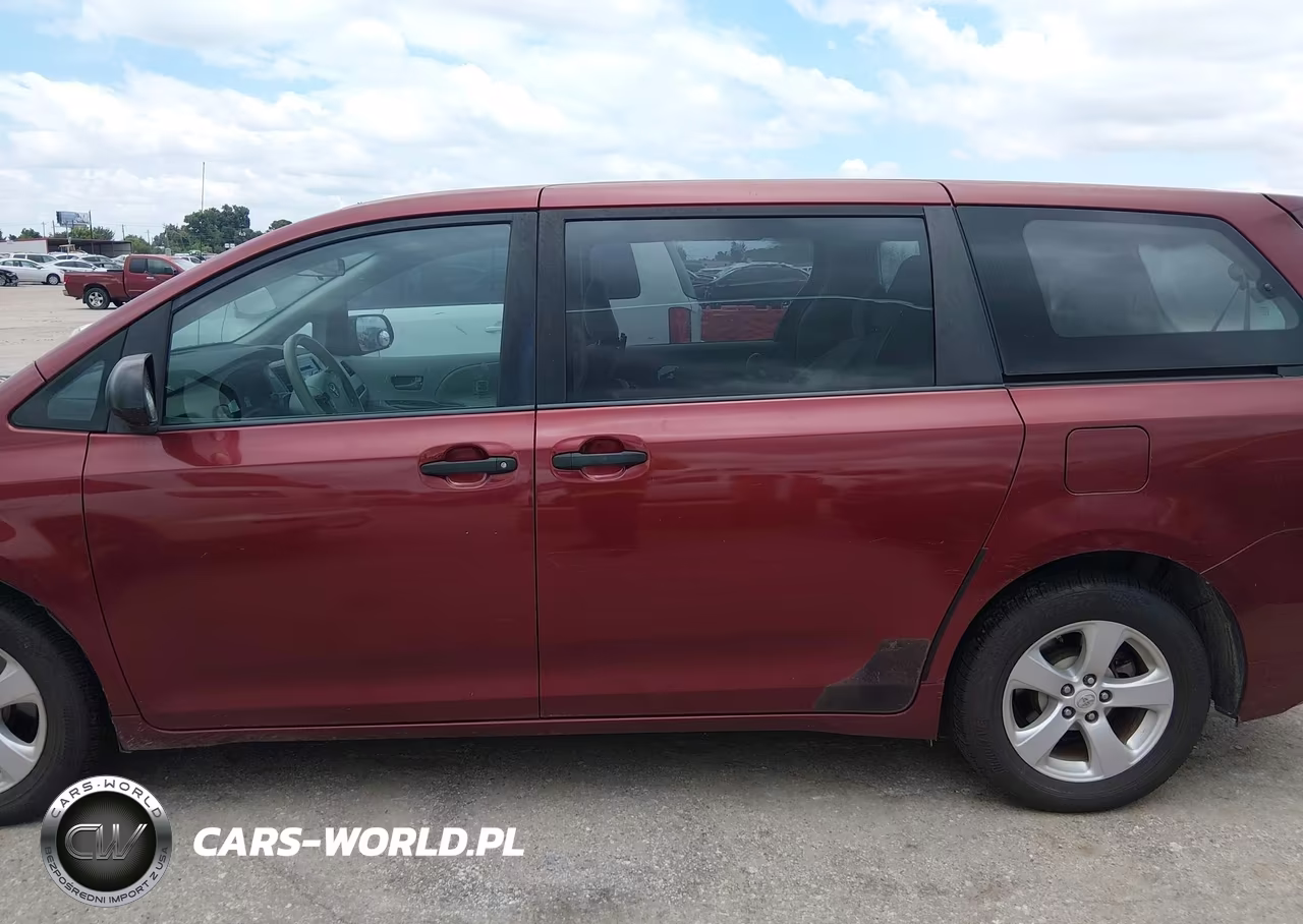 2011 Toyota Sienna VIN:5TDKA3DC7BS004753 - 14