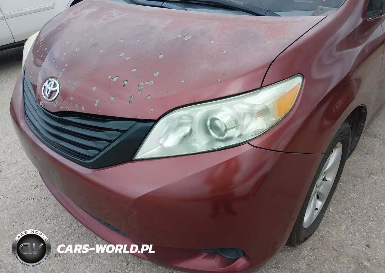 2011 Toyota Sienna VIN:5TDKA3DC7BS004753 - 17