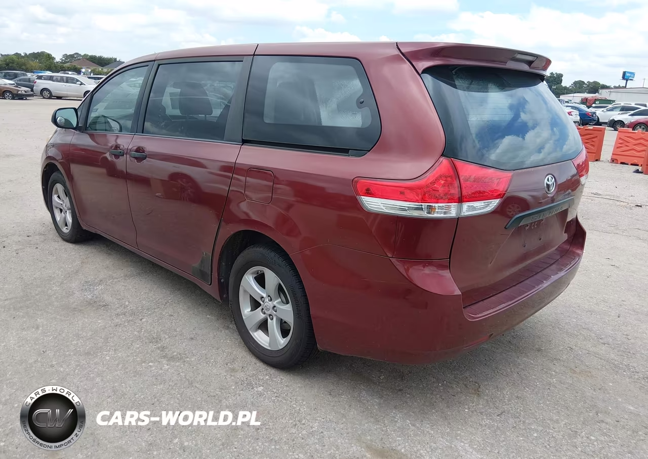 2011 Toyota Sienna VIN:5TDKA3DC7BS004753 - 3