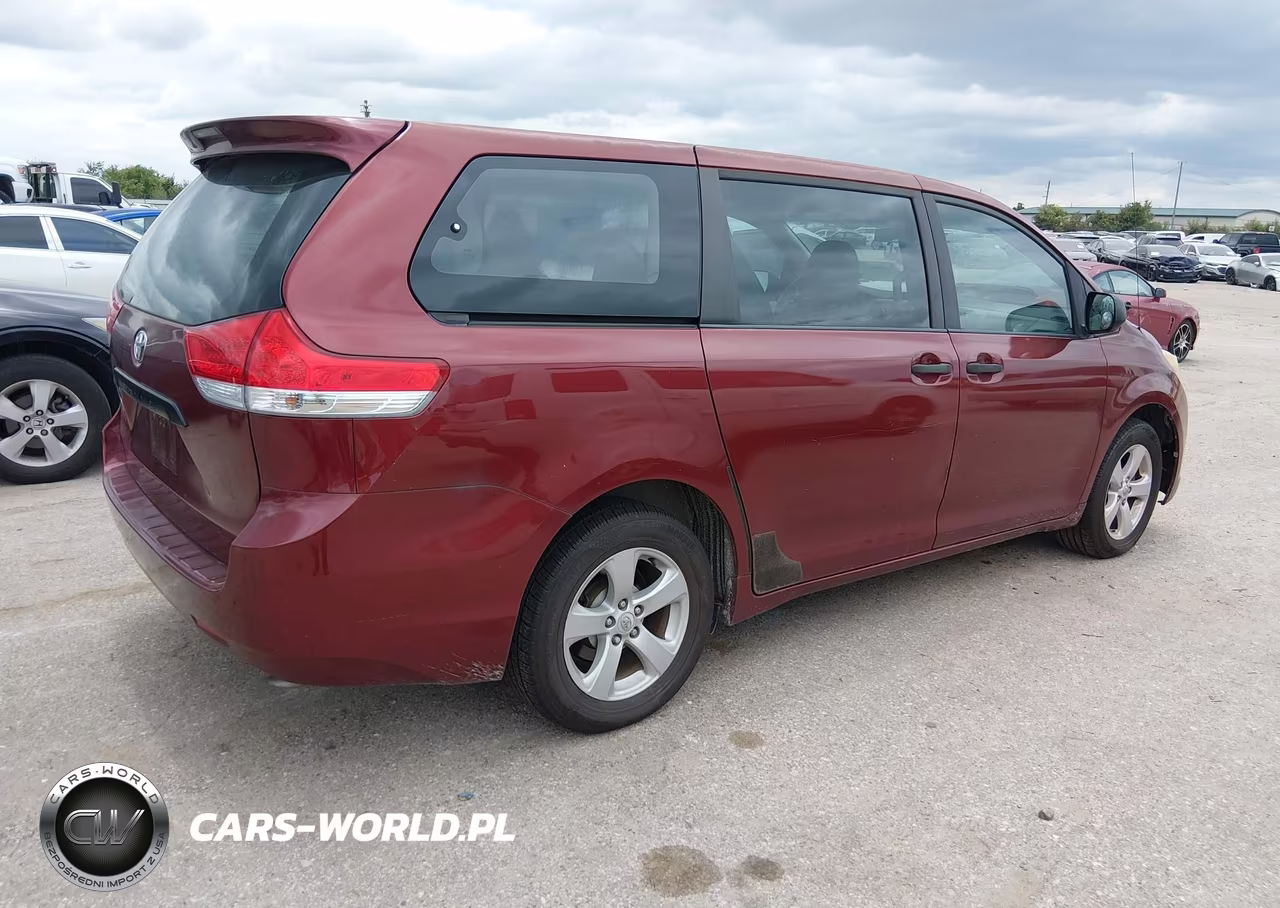 2011 Toyota Sienna VIN:5TDKA3DC7BS004753 - 4