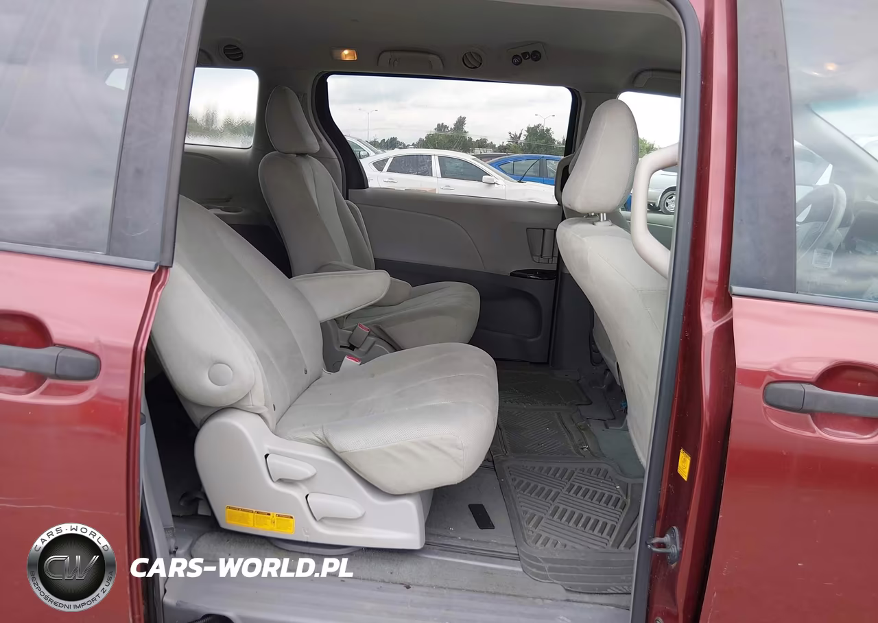 2011 Toyota Sienna VIN:5TDKA3DC7BS004753 - 8