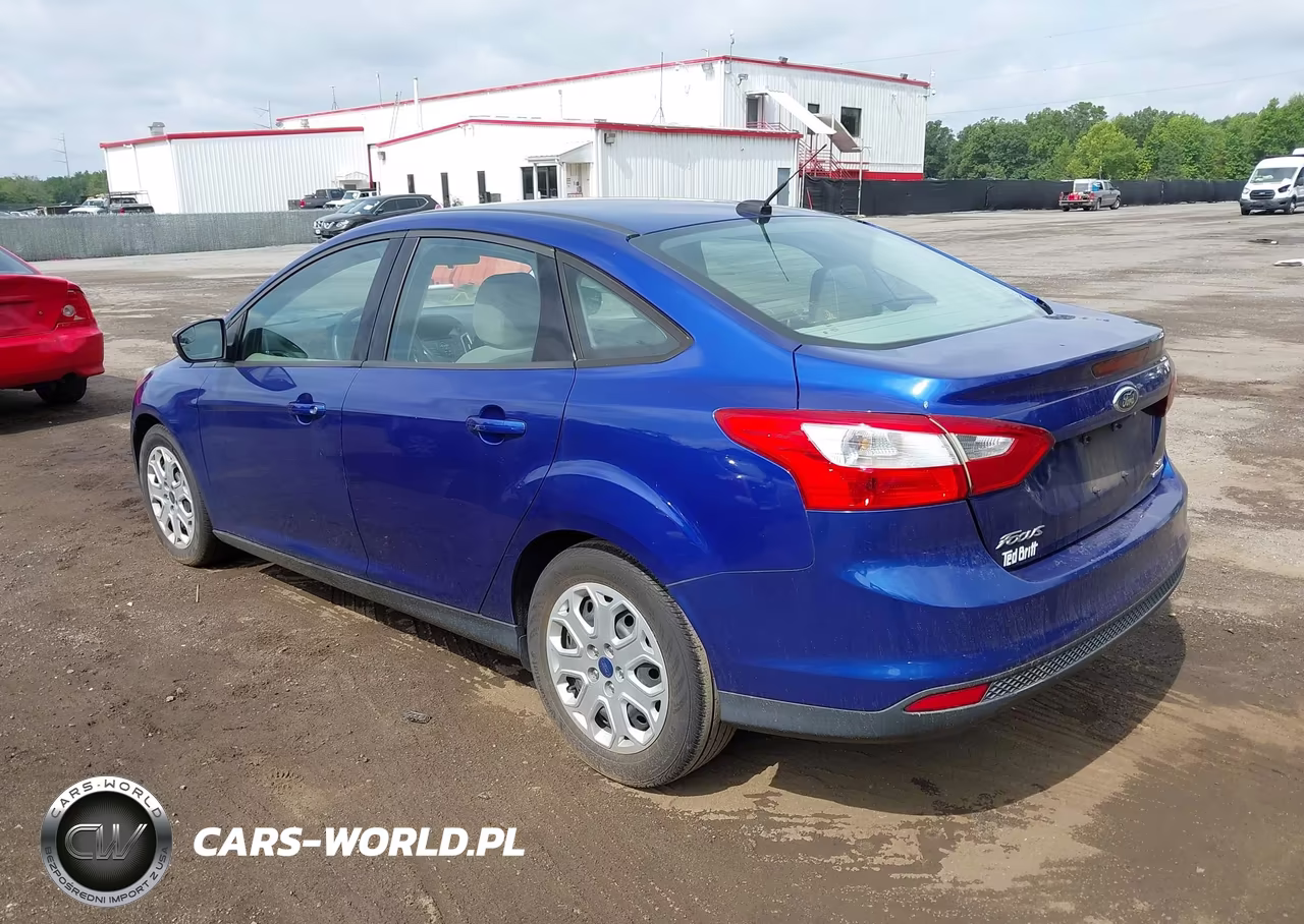 2012 Ford Focus Se VIN:1FAHP3F28CL462808 - 3