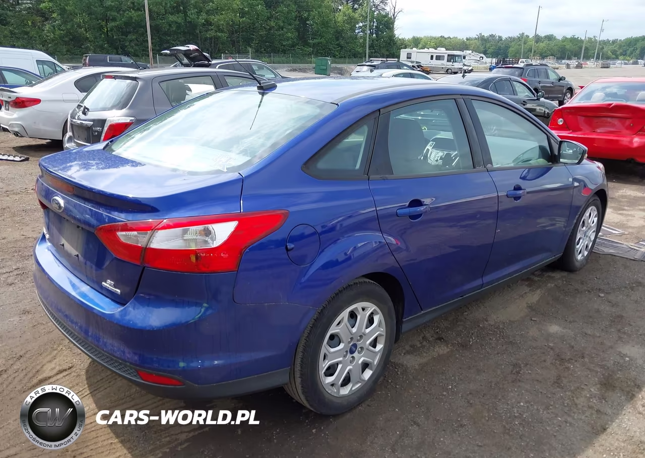 2012 Ford Focus Se VIN:1FAHP3F28CL462808 - 4