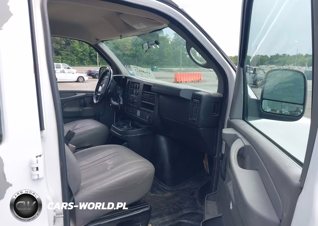 2011 Chevrolet Express 2500 Work Van VIN:1GCWGFCA4B1187107 - 5