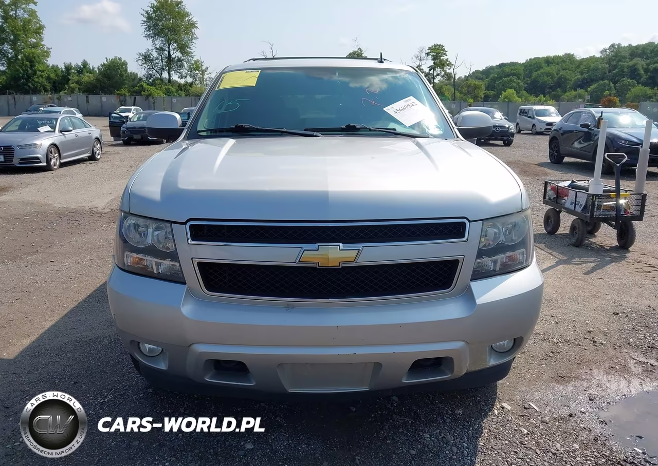 2011 Chevrolet Suburban Lt VIN:1GNSKJE34BR350863 - 12