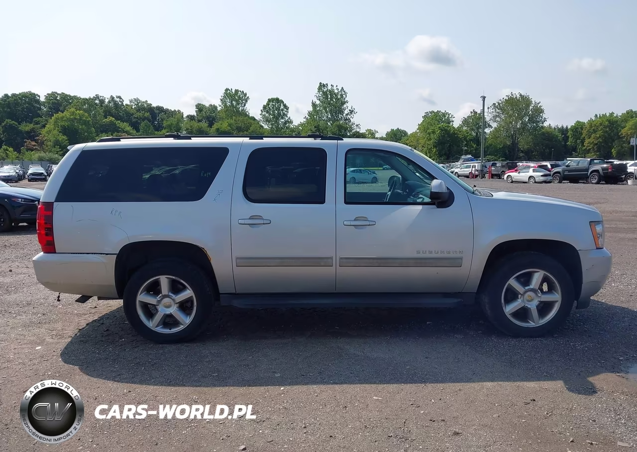 2011 Chevrolet Suburban Lt VIN:1GNSKJE34BR350863 - 13