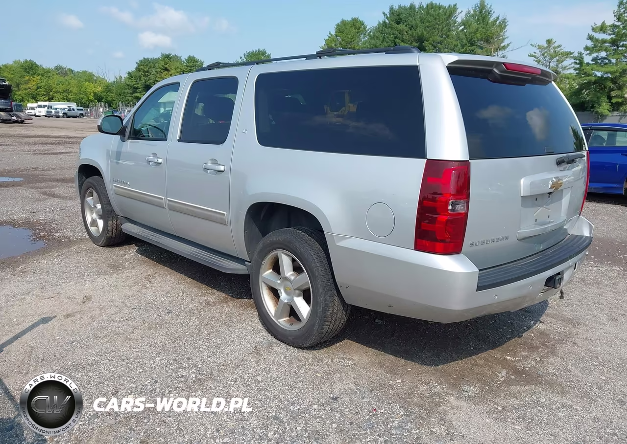 2011 Chevrolet Suburban Lt VIN:1GNSKJE34BR350863 - 3