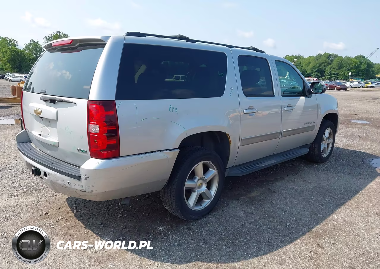 2011 Chevrolet Suburban Lt VIN:1GNSKJE34BR350863 - 4