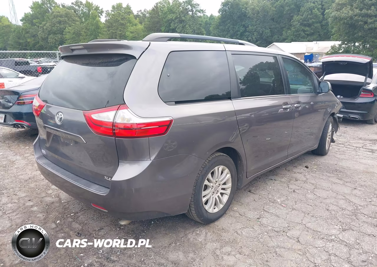 2016 Toyota Sienna Xle 8 Passenger VIN:5TDYK3DCXGS725972 - 4