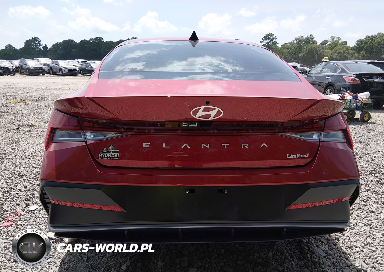 2026 Hyundai Elantra Limited VIN:KMHLP4DGXTU105774 - 17