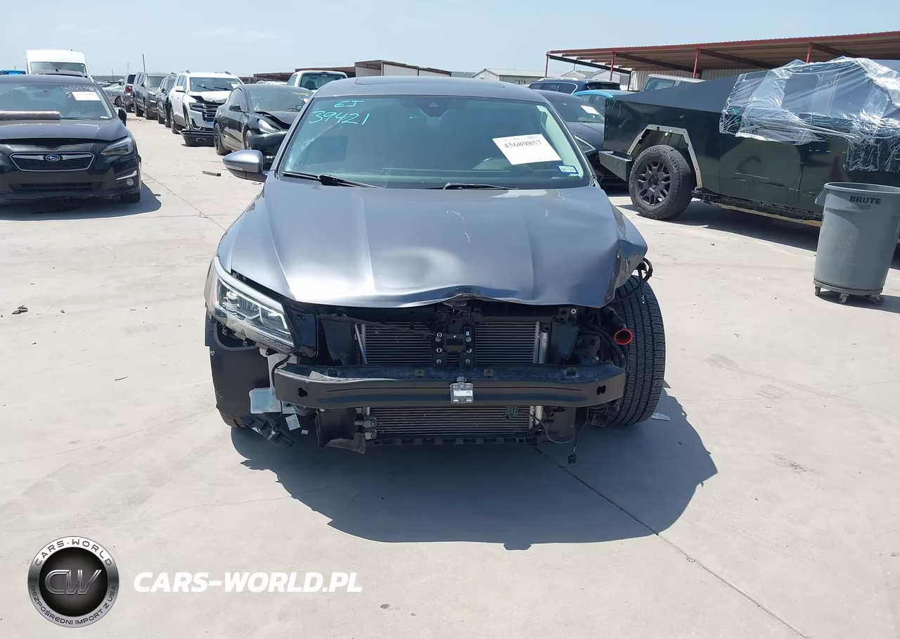 2018 Volkswagen Passat 2.0T Sel Premium VIN:1VWCA7A33JC041960 - 13