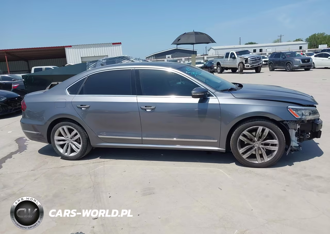 2018 Volkswagen Passat 2.0T Sel Premium VIN:1VWCA7A33JC041960 - 14