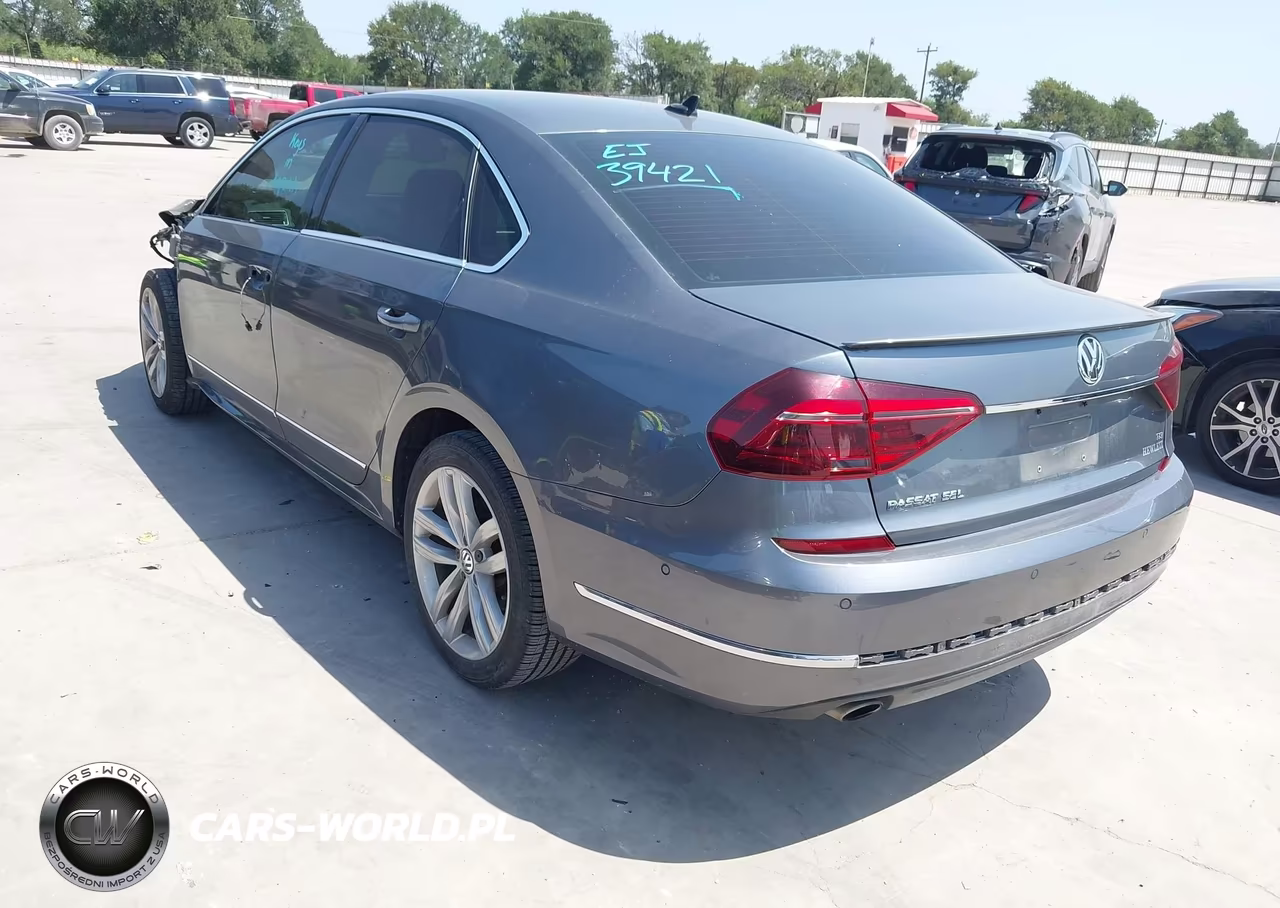 2018 Volkswagen Passat 2.0T Sel Premium VIN:1VWCA7A33JC041960 - 3