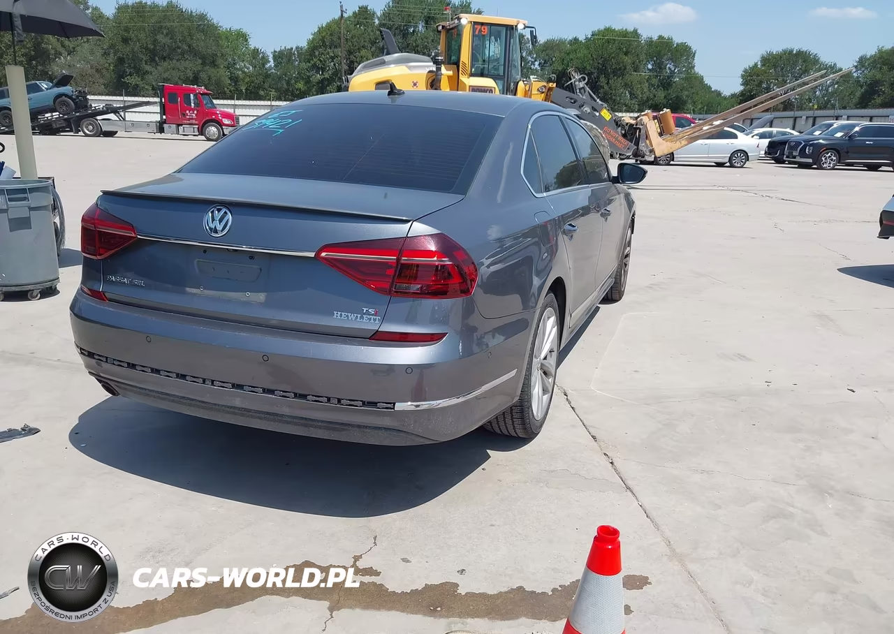 2018 Volkswagen Passat 2.0T Sel Premium VIN:1VWCA7A33JC041960 - 4