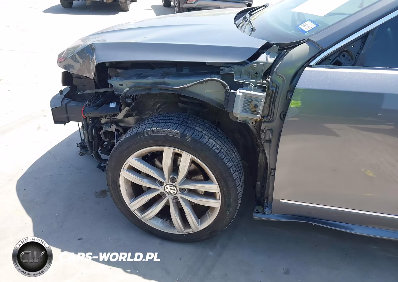 2018 Volkswagen Passat 2.0T Sel Premium VIN:1VWCA7A33JC041960 - 6