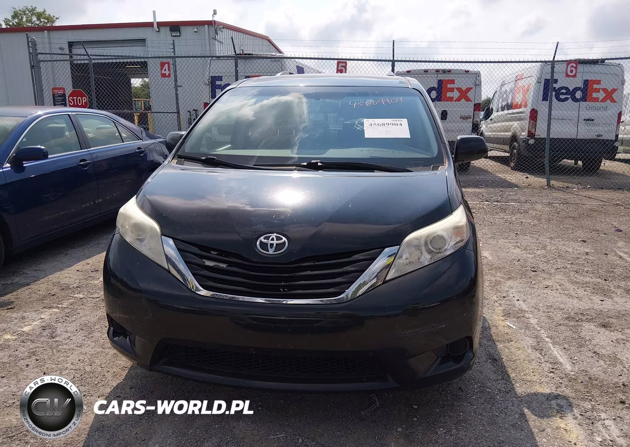 2015 Toyota Sienna Le 8 Passenger VIN:5TDKK3DC2FS661432 - 12