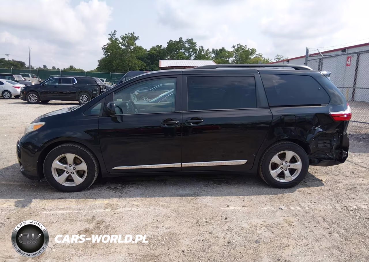 2015 Toyota Sienna Le 8 Passenger VIN:5TDKK3DC2FS661432 - 14