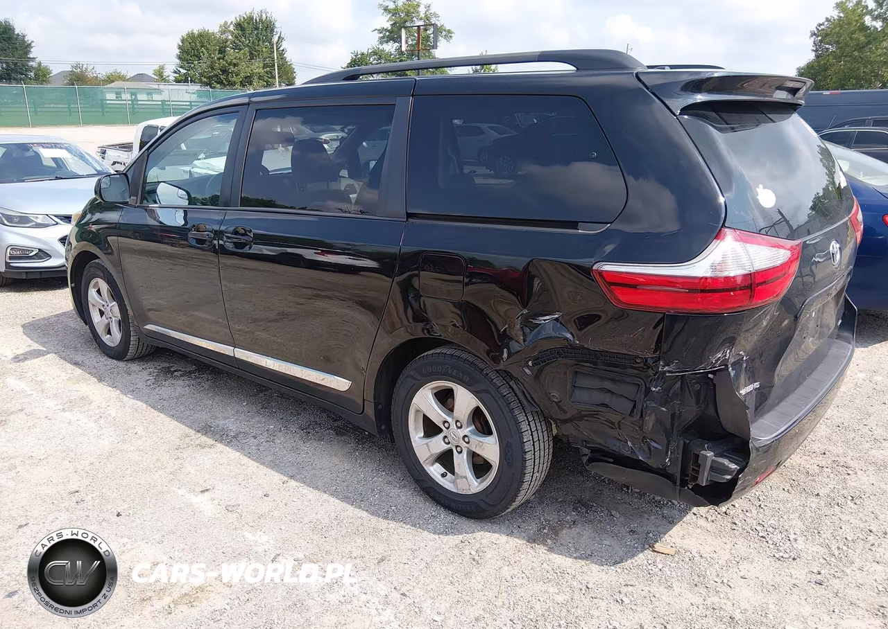 2015 Toyota Sienna Le 8 Passenger VIN:5TDKK3DC2FS661432 - 3