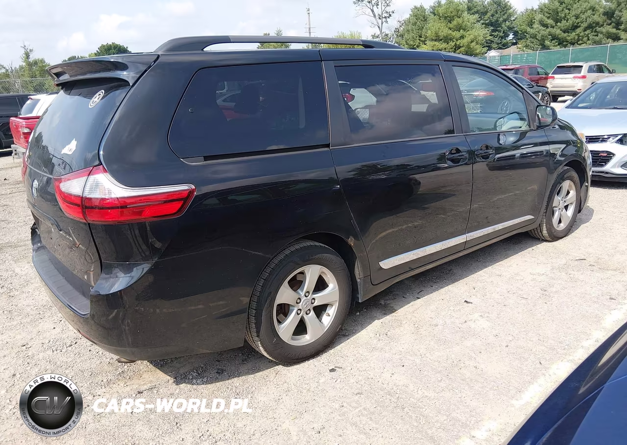 2015 Toyota Sienna Le 8 Passenger VIN:5TDKK3DC2FS661432 - 4