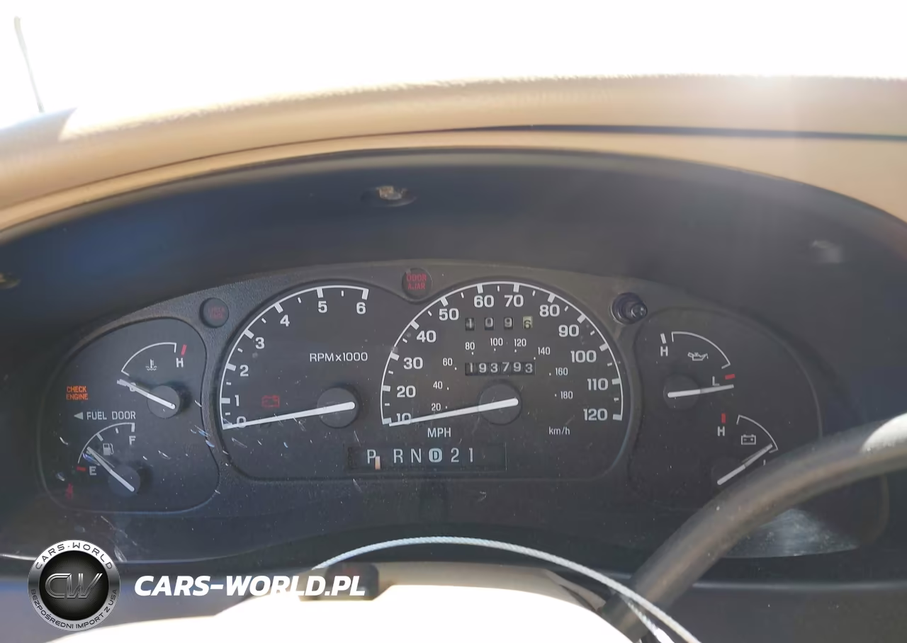2000 Ford Explorer Limited VIN:1FMDU75E4YZB18140 - 7