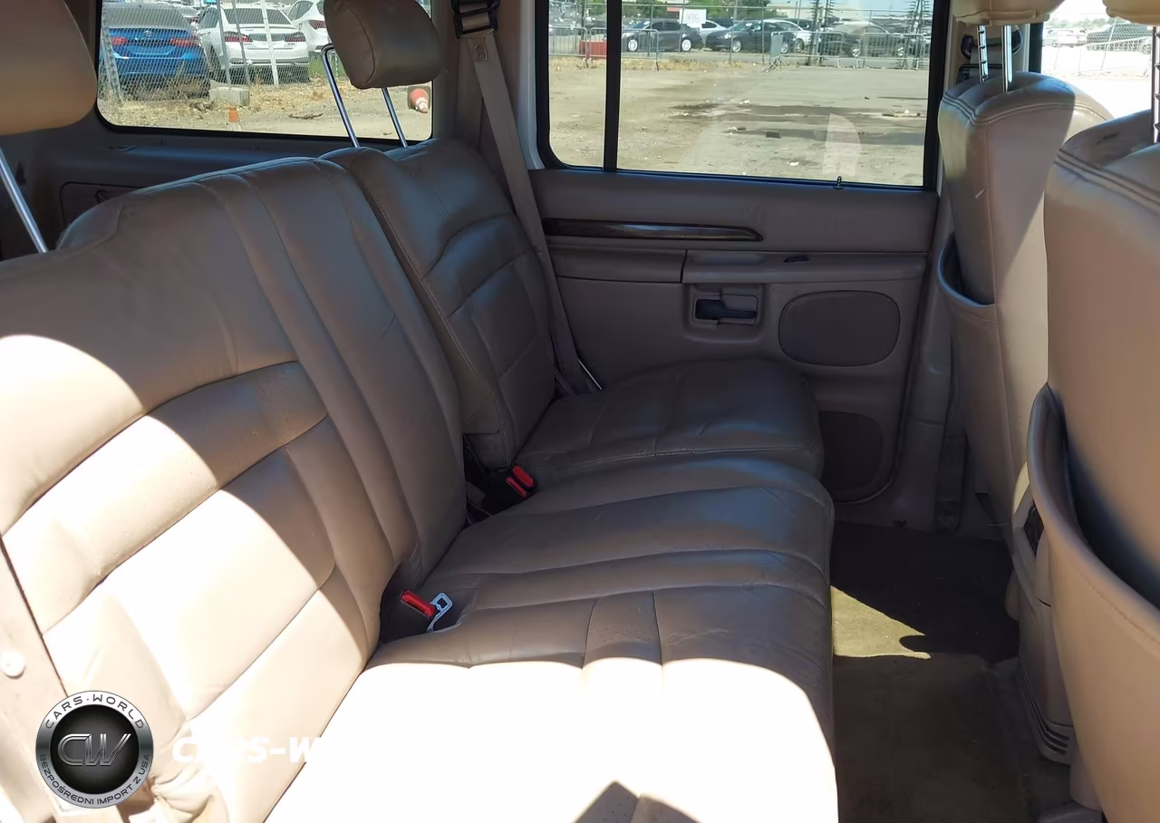 2000 Ford Explorer Limited VIN:1FMDU75E4YZB18140 - 8