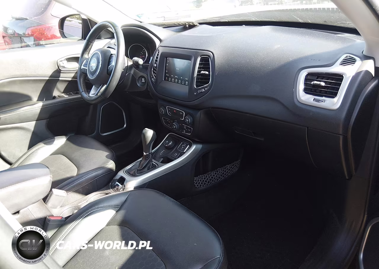 2020 Jeep Compass Latitude 4X4 VIN:3C4NJDBB3LT115952 - 5