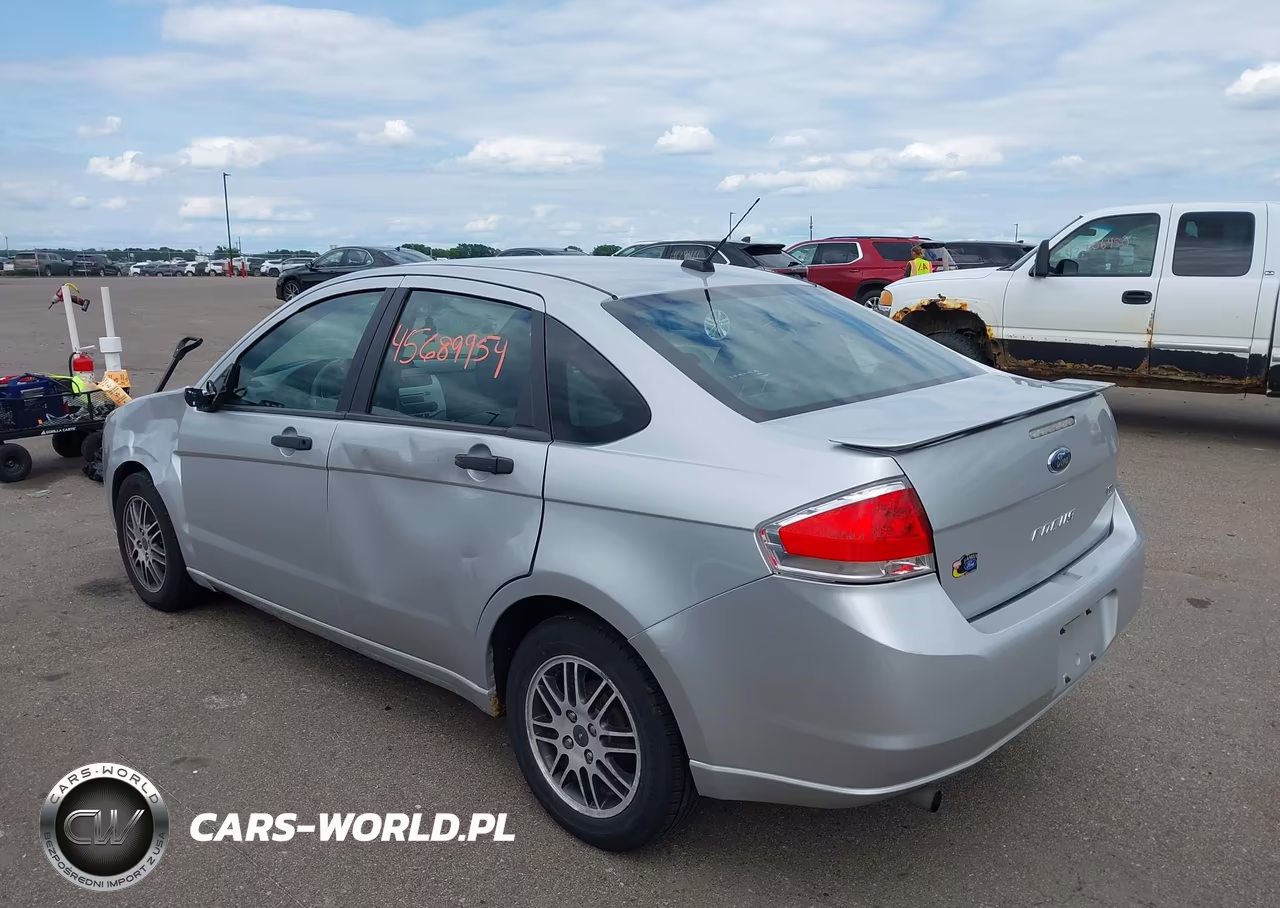 2011 Ford Focus Se VIN:1FAHP3FNXBW180726 - 3