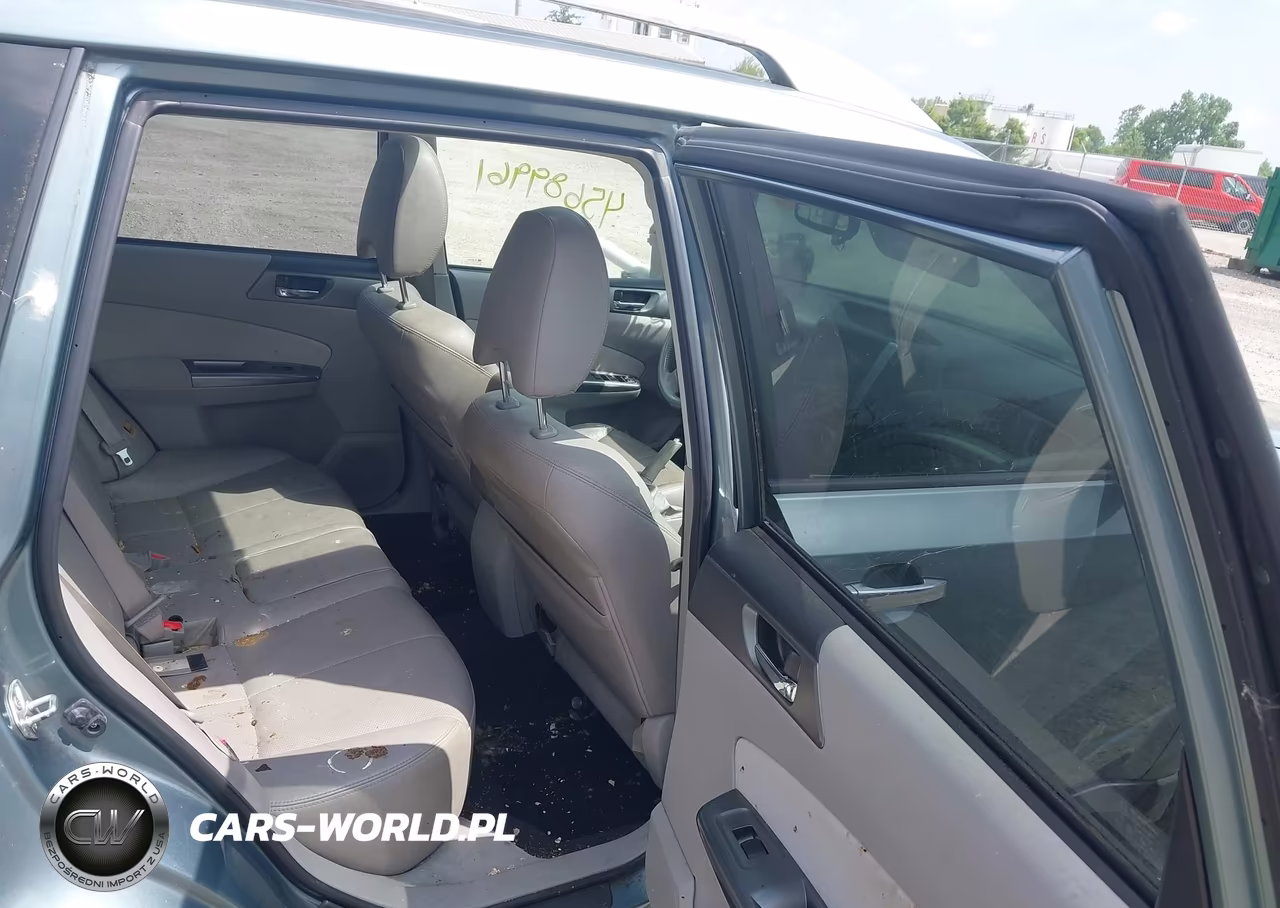 2011 Subaru Forester 2.5X Touring VIN:JF2SHAGC1BH717259 - 8