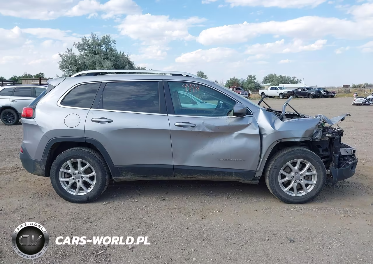2016 Jeep Cherokee Latitude VIN:1C4PJMCS6GW162982 - 14