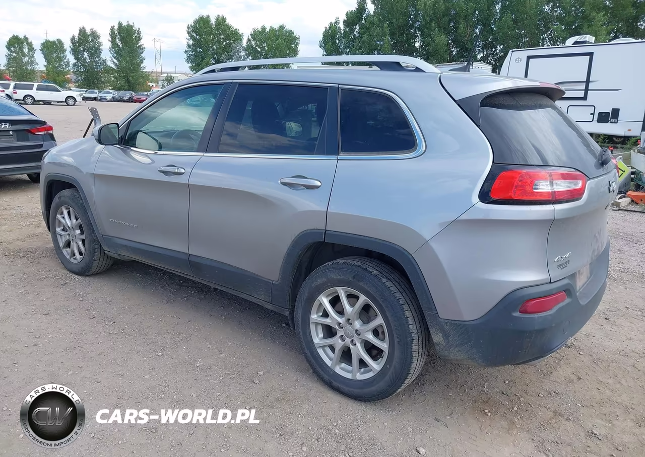 2016 Jeep Cherokee Latitude VIN:1C4PJMCS6GW162982 - 3