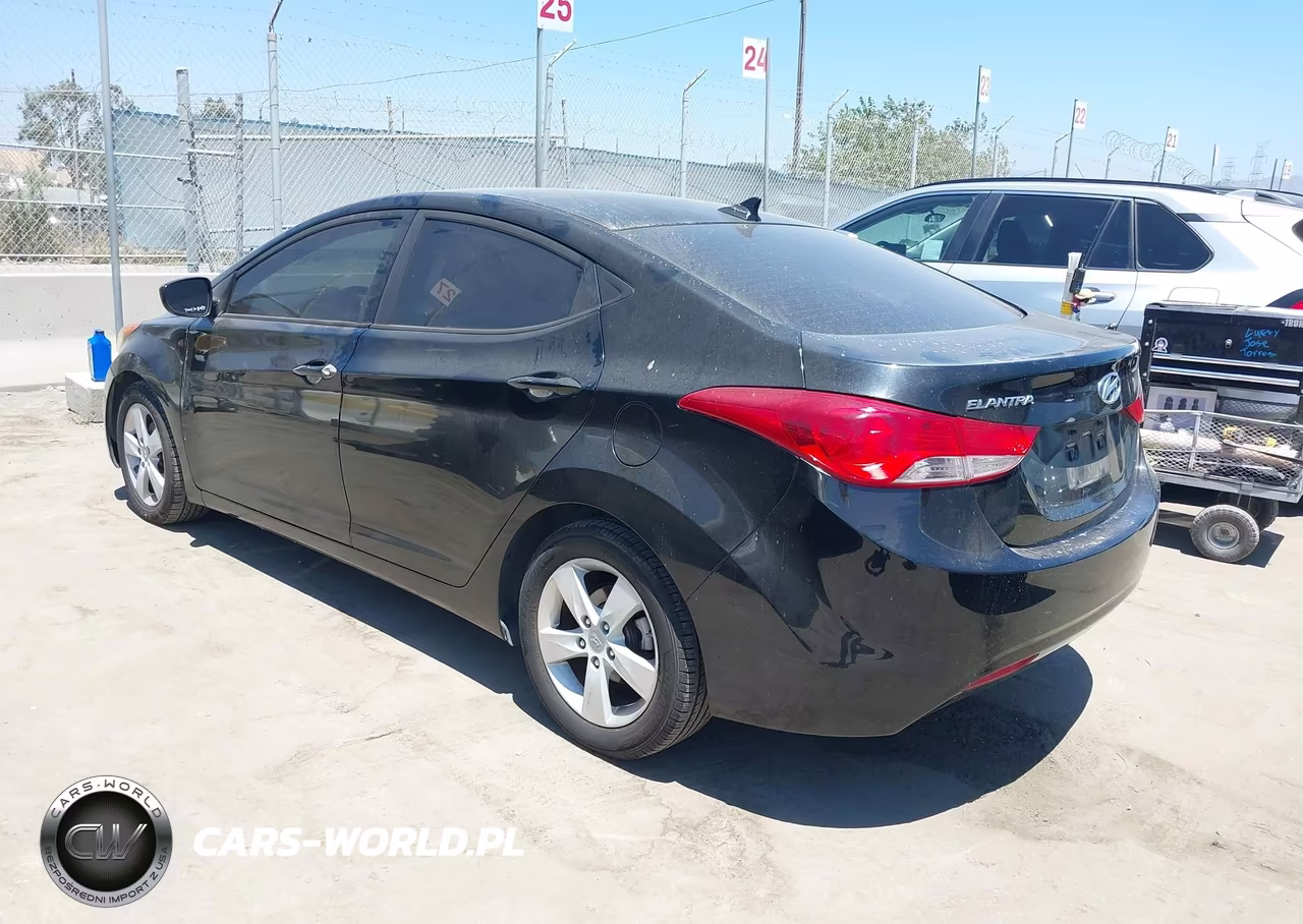 2011 Hyundai Elantra Gls VIN:5NPDH4AE9BH000404 - 3