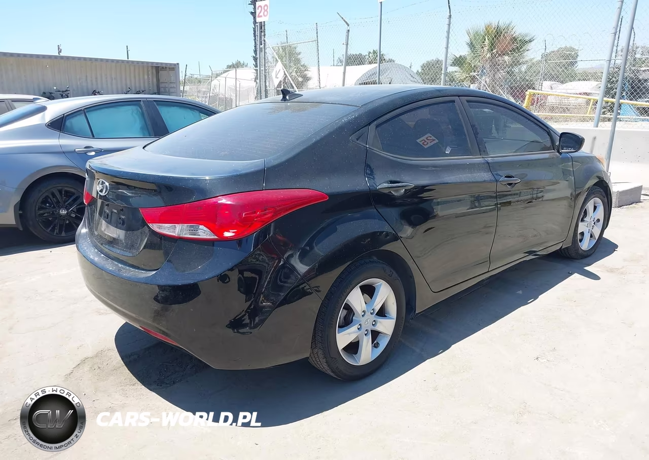 2011 Hyundai Elantra Gls VIN:5NPDH4AE9BH000404 - 4