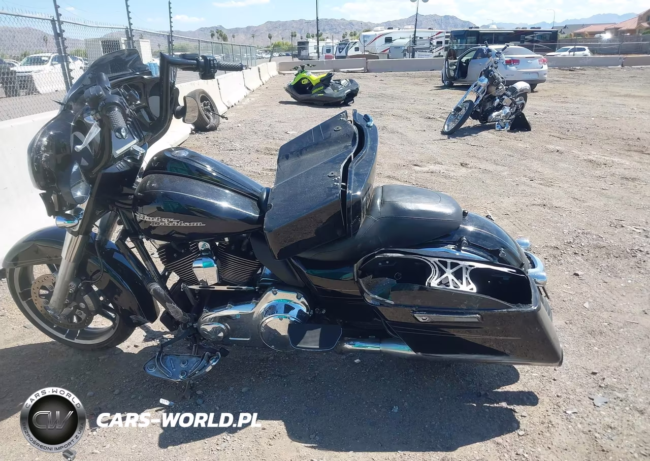 2015 Harley-Davidson Flhxs Street Glide Special VIN:1HD1KRM16FB677362 - 13