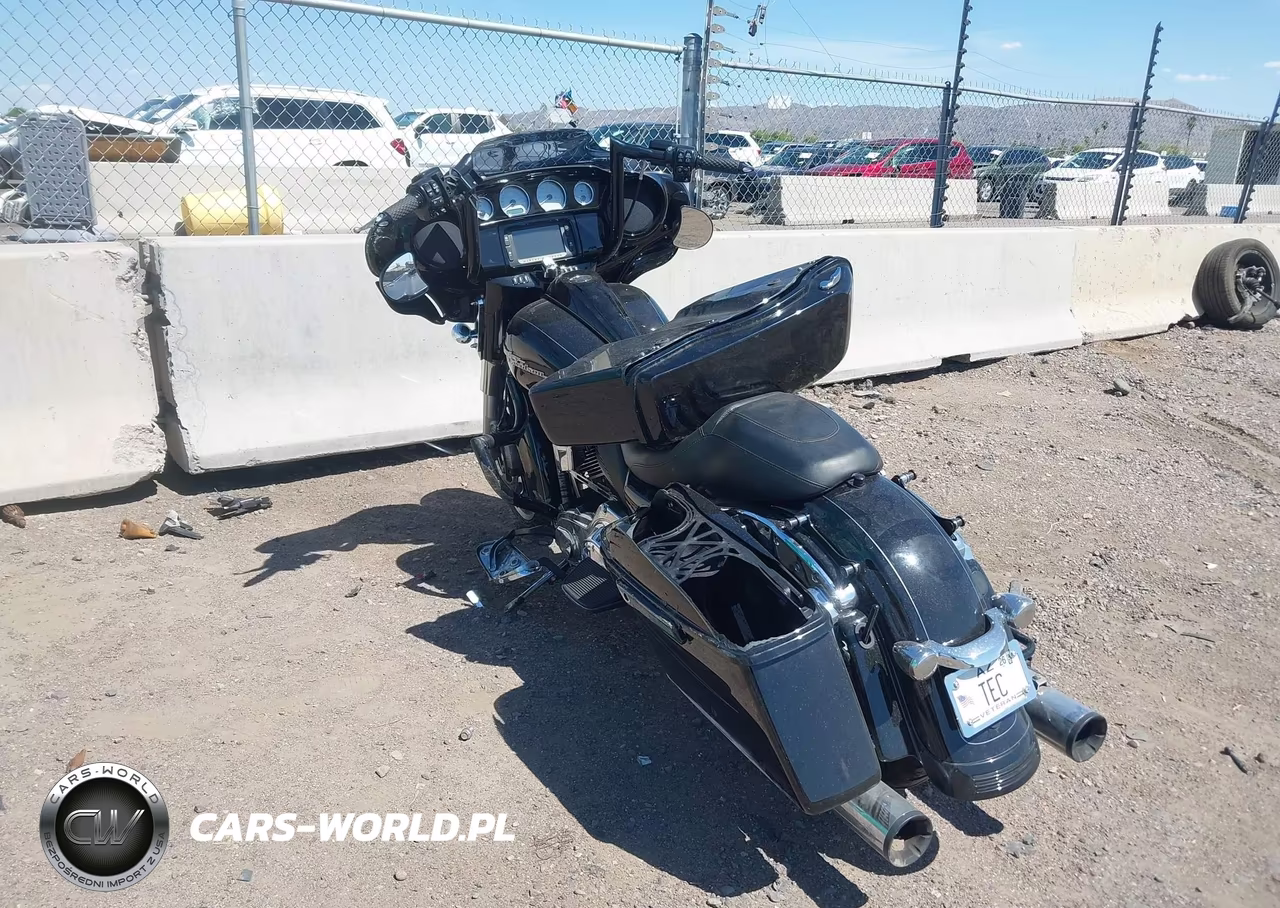 2015 Harley-Davidson Flhxs Street Glide Special VIN:1HD1KRM16FB677362 - 3