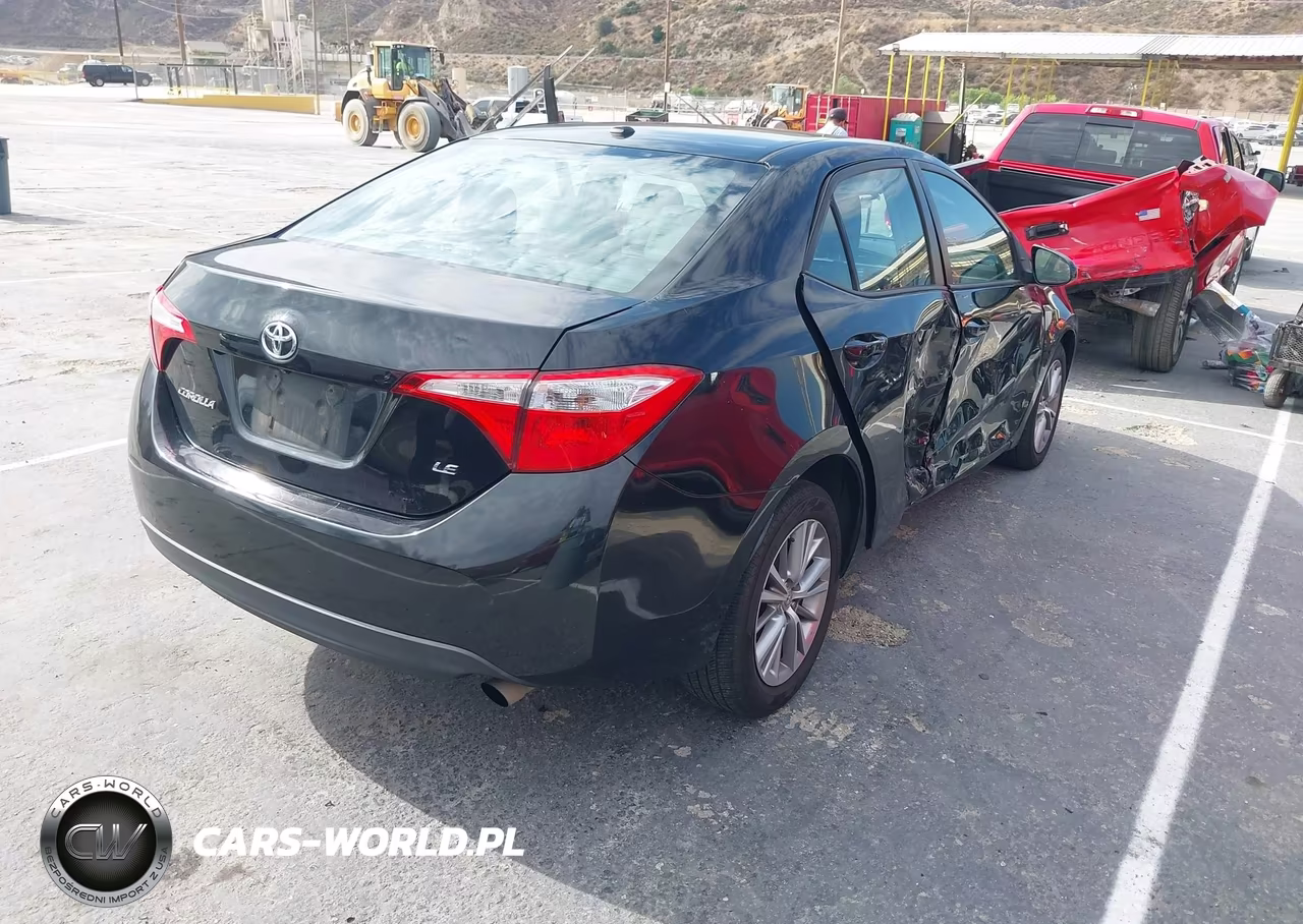 2015 Toyota Corolla Le Premium VIN:2T1BURHE1FC351676 - 4