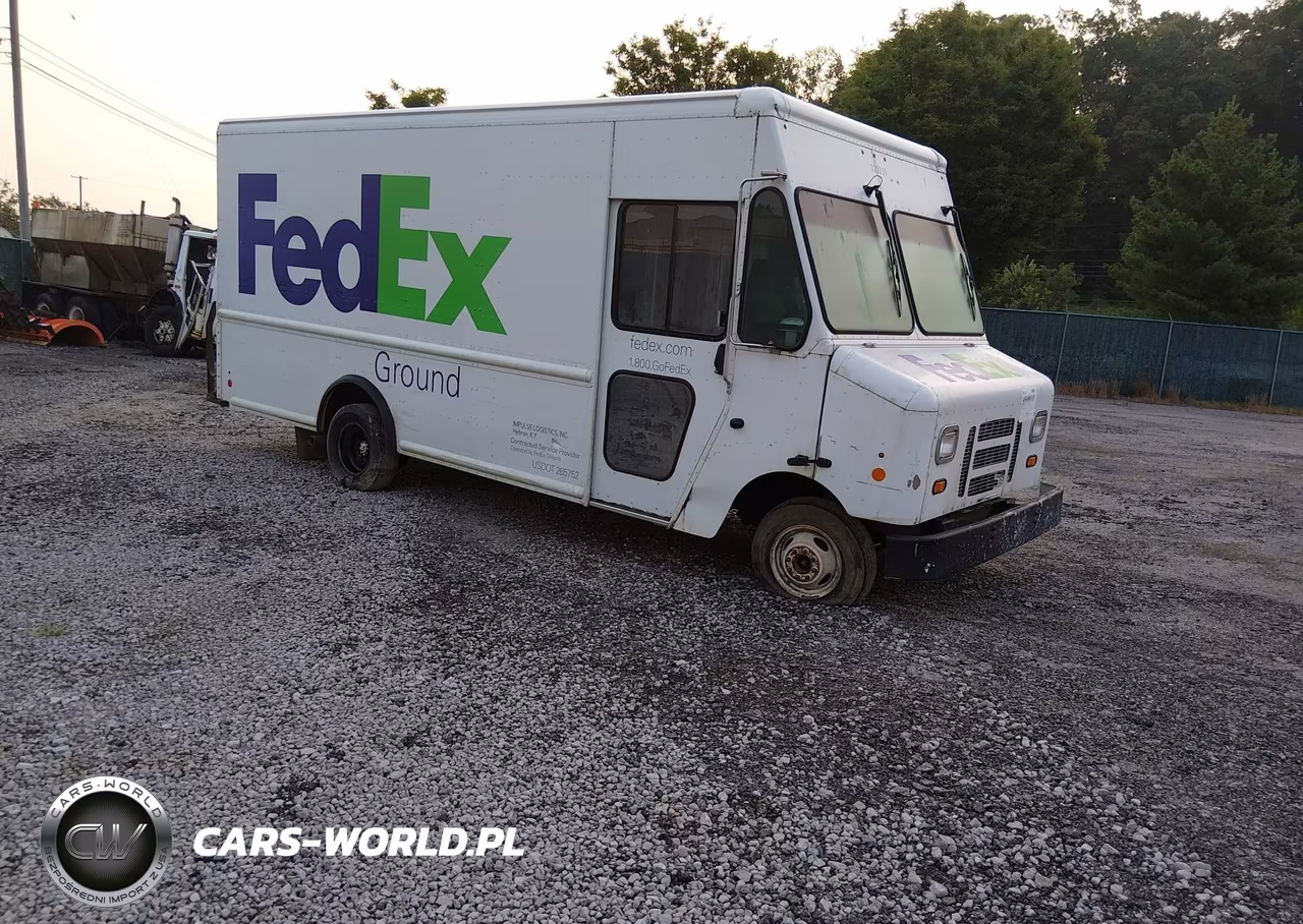 2015 Ford E-450 Stripped – zdjęcie 1 z 15