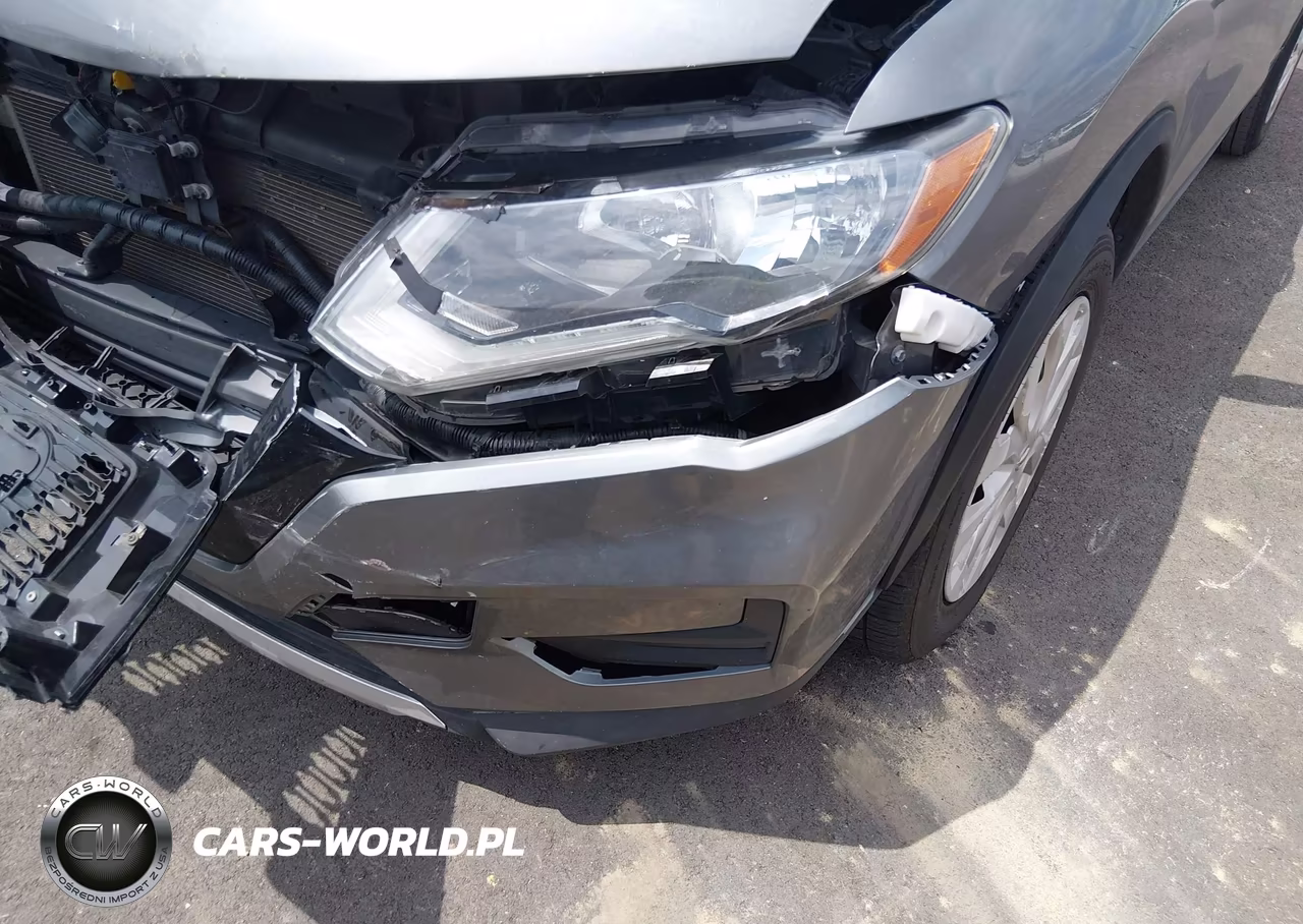 2018 Nissan Rogue S VIN:5N1AT2MT0JC758816 - 17